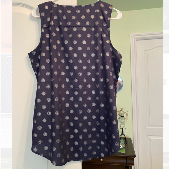 Tank - Picture 2 of 4